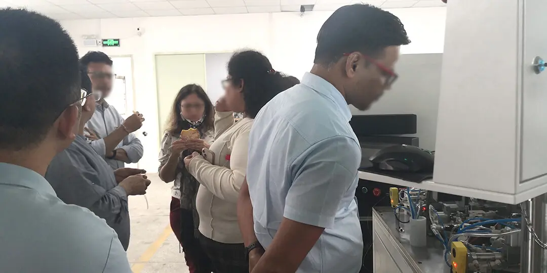 Khách hàng ngành trang sức Ấn Độ đến thăm nhà máy Sible Jewelry Machinery để khảo sát thiết bị, bày tỏ sự hài lòng về chất lượng sản phẩm và dịch vụ đào tạo