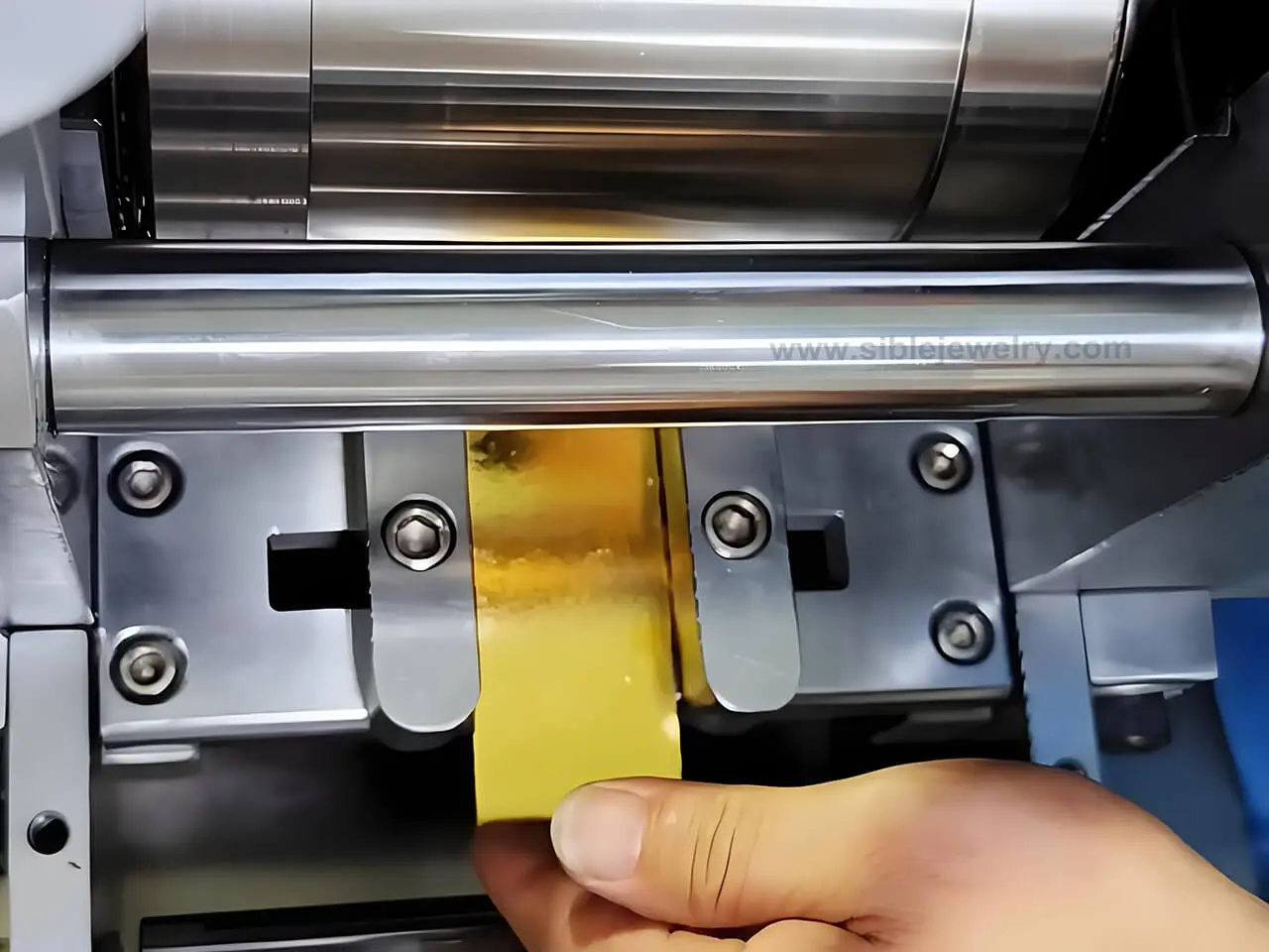 Dây chuyền sản xuất trang sức vàng: Máy móc và quy trình làm việc được giải thích chi tiết
