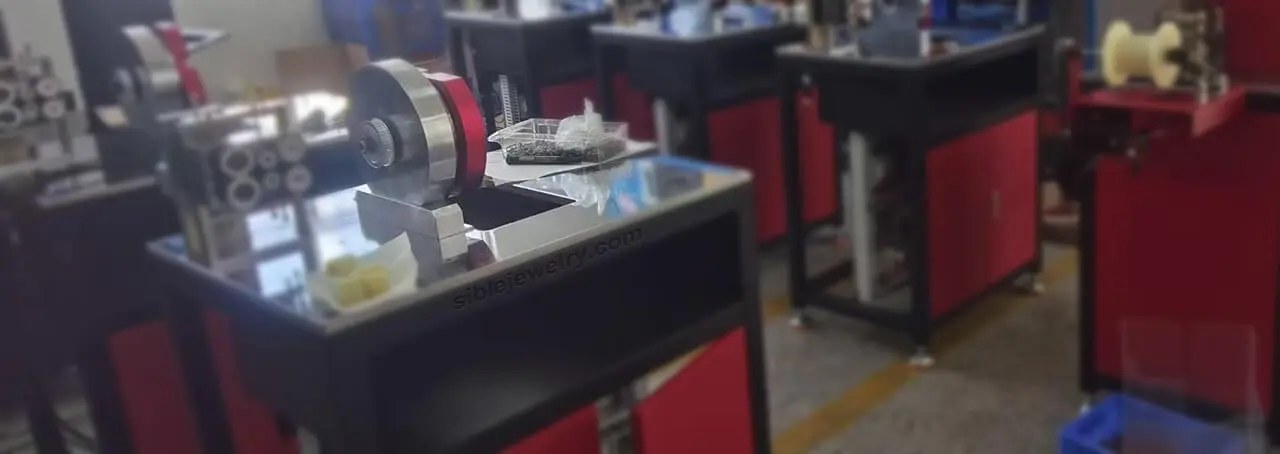 Máy cắt kim cương hiệu suất cao dành cho dây và ống, đạt năng suất khoảng 50 gram mỗi giờ với tỷ lệ đứt dây cực thấp.
