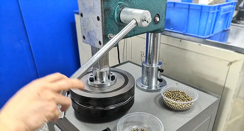 Hạt tròn trang sức hoàn thiện từ máy tiện hạt Sible - Bề mặt sáng bóng, đường nét tinh xảo