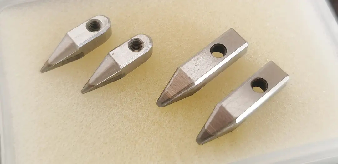 Durable industrial chain pliers designed for high-speed mass production with strong clamping force and long service life.

